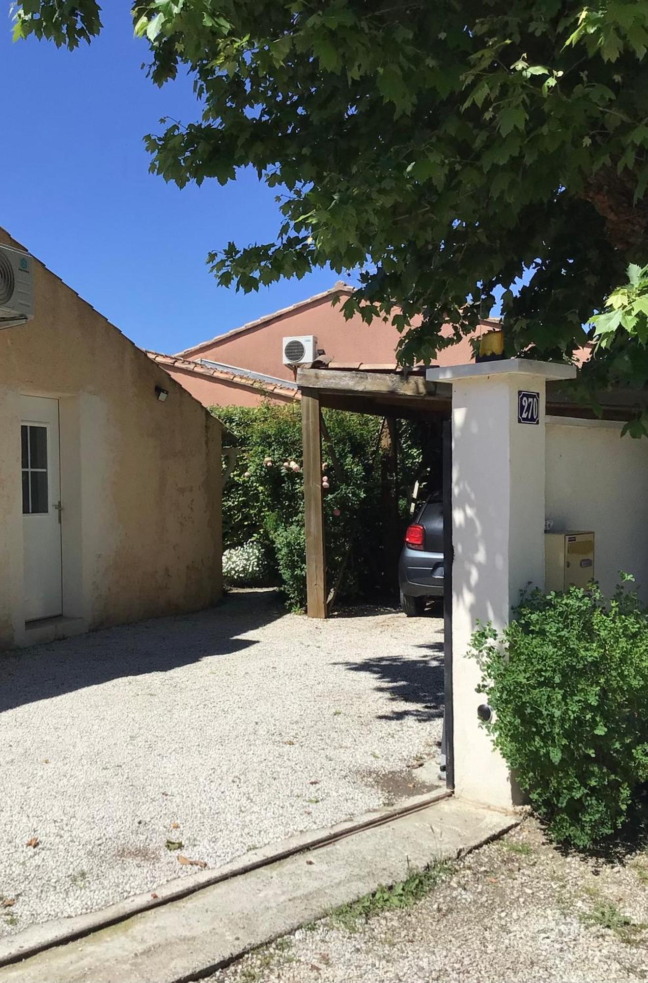 LʼIsle-sur-la-Sorgue Une Chambre En Ville المظهر الخارجي الصورة